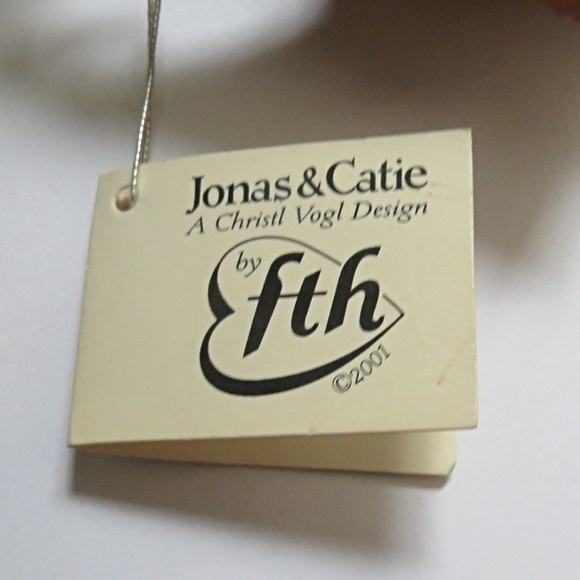 NEW WITH TAG Adorable Jonas & Catie GNOMES Welcome Sign Resin - Picture 3 of 5